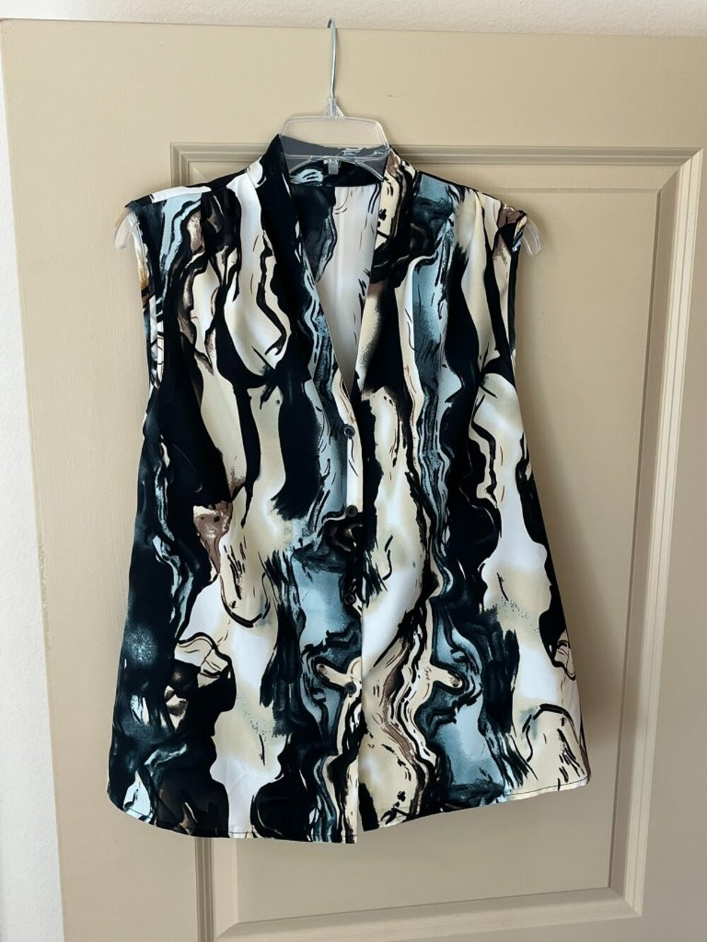 Women's Marble Print V-Neck Button-Front Sleeveless Tank Top-EXCELLENT CONDITION